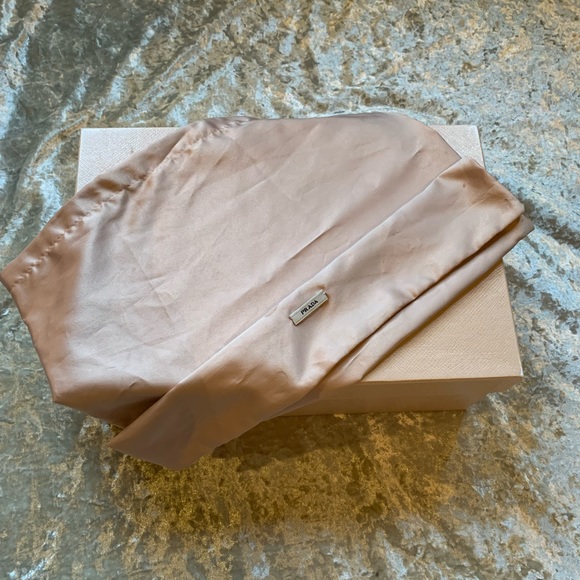 Elegant Prada peep toe heels in Size 42. - Picture 3 of 8